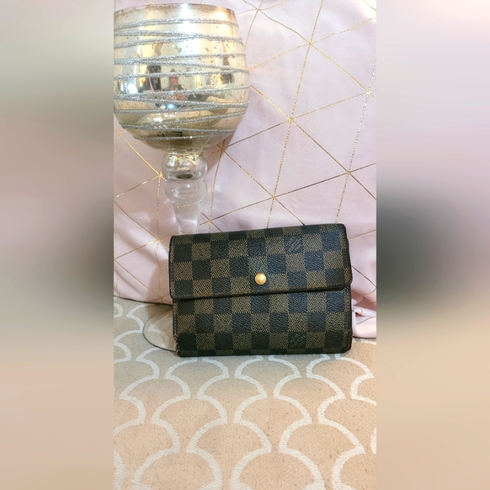 Sold LV Brown Checkered Large Wallet SP0094 6 In. Long And 4.5 Wide.
